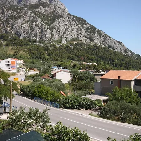 And With Parking Space Gradac, Makarska - 6819 Pensjonat Gradac (Split-Dalmatia)