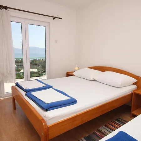 And With Parking Space Gradac, Makarska - 6819 בית הארחה